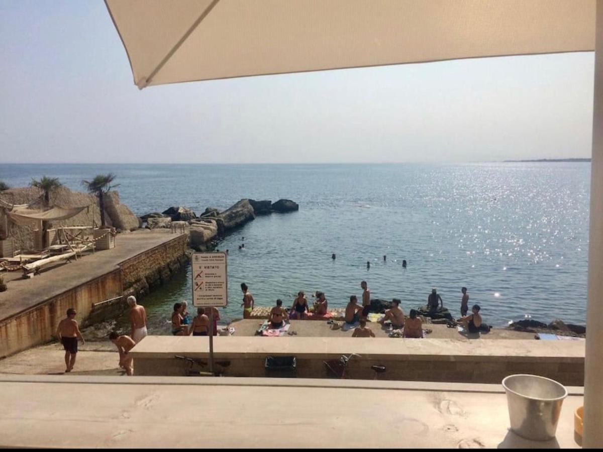 Suite Da Nonno Luigi 100 Metri Dal Mare 지오비나조 외부 사진